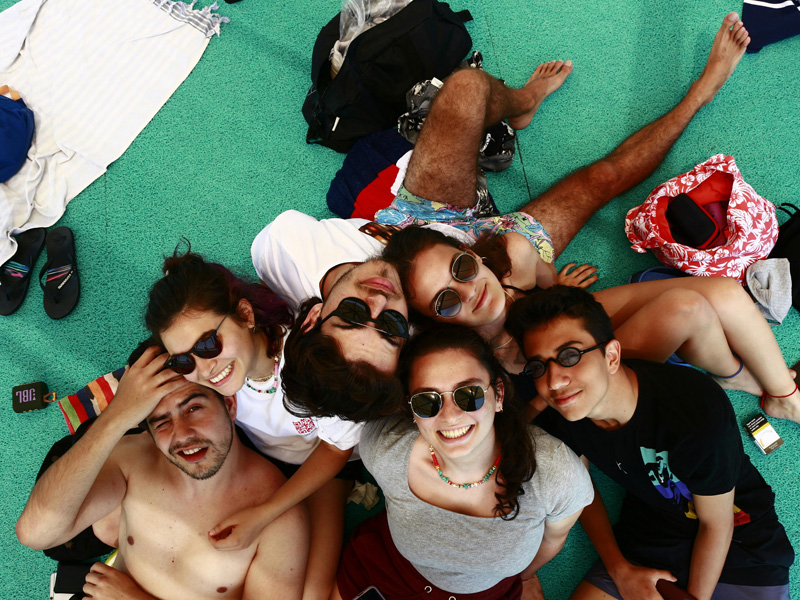 Advantages of plastic sunglasses